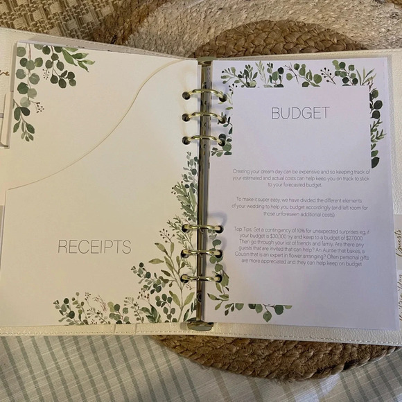 Wedding‎ Planner Binder “Future Mrs.” In White with Gold Writing   Faux Leather - Picture 8 of 9